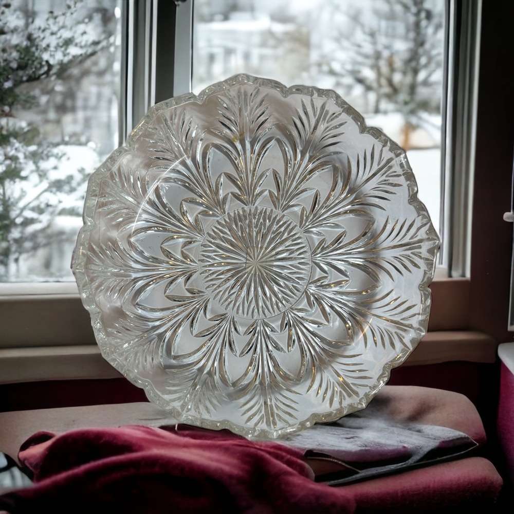 Crystal Bowl Round 8.5” Holiday Candy Dish Serving Bowl Formal Dining Wedding